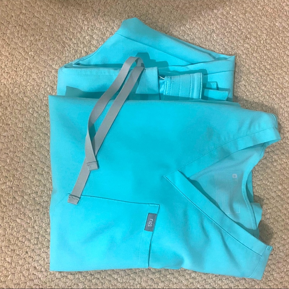 FIGS scrubs